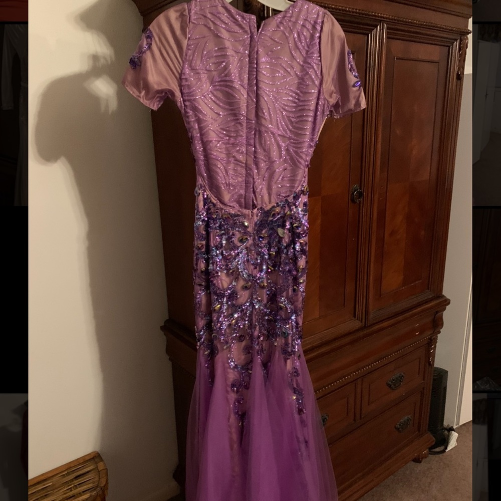 Dress - Picture 2 of 2